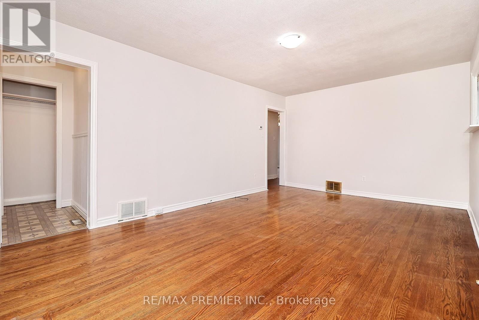 15 BONIFACE AVENUE - 13