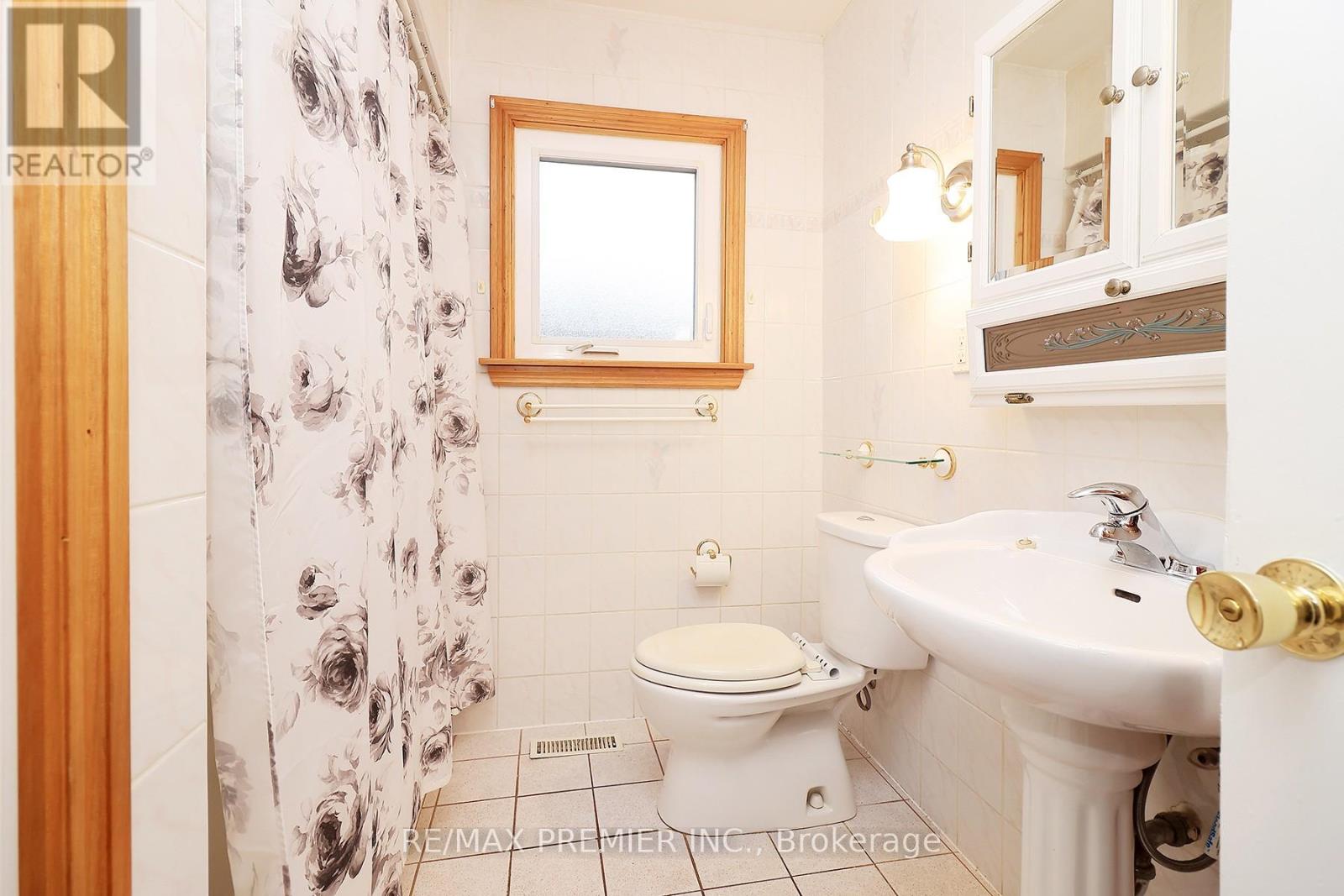 15 BONIFACE AVENUE - 16