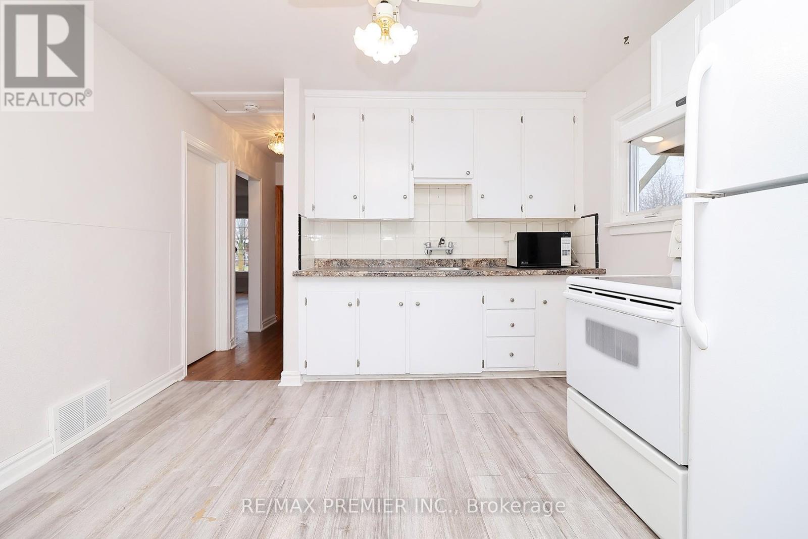 15 BONIFACE AVENUE - 2