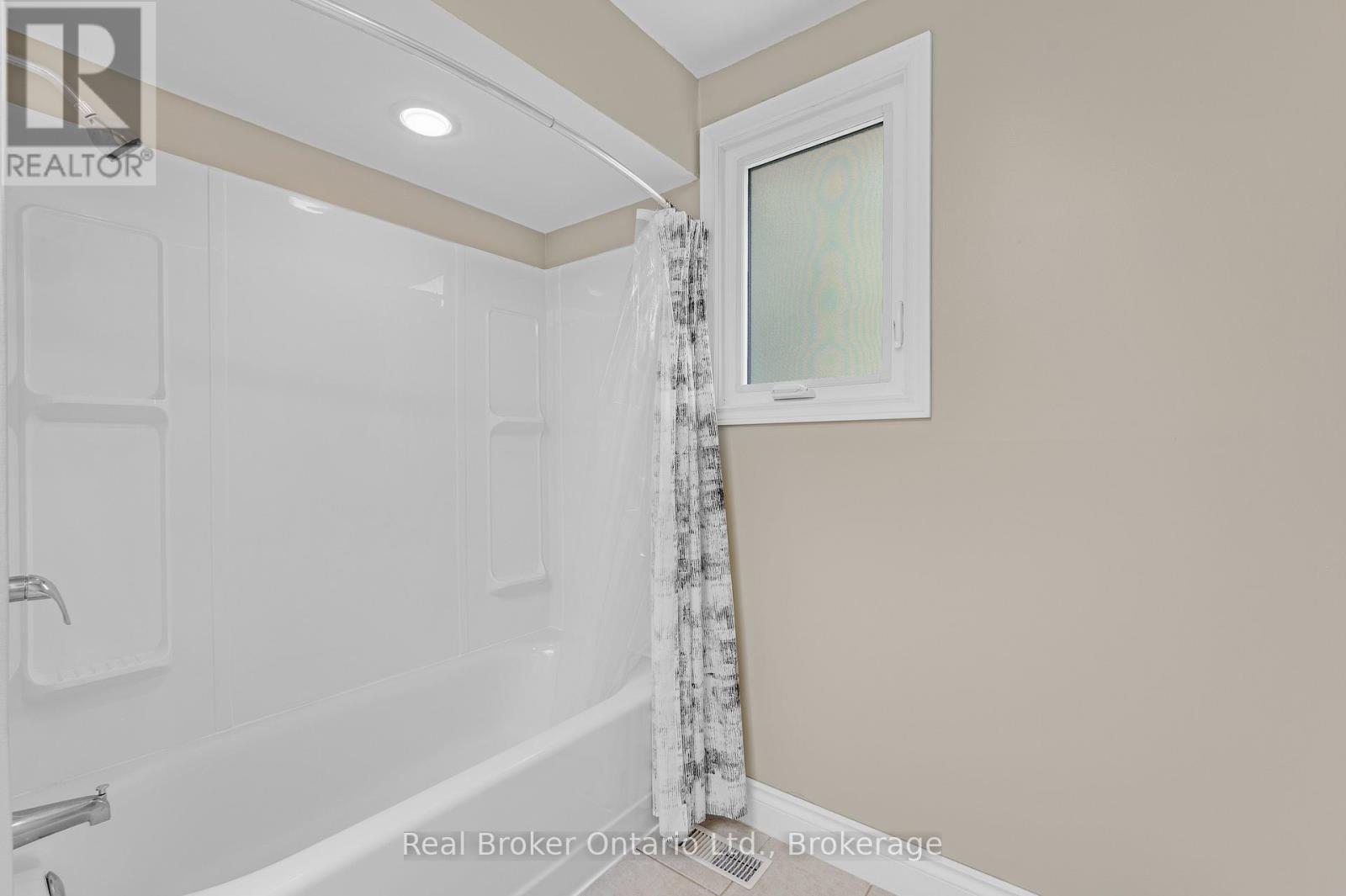 206 ATHENIA DRIVE - 33