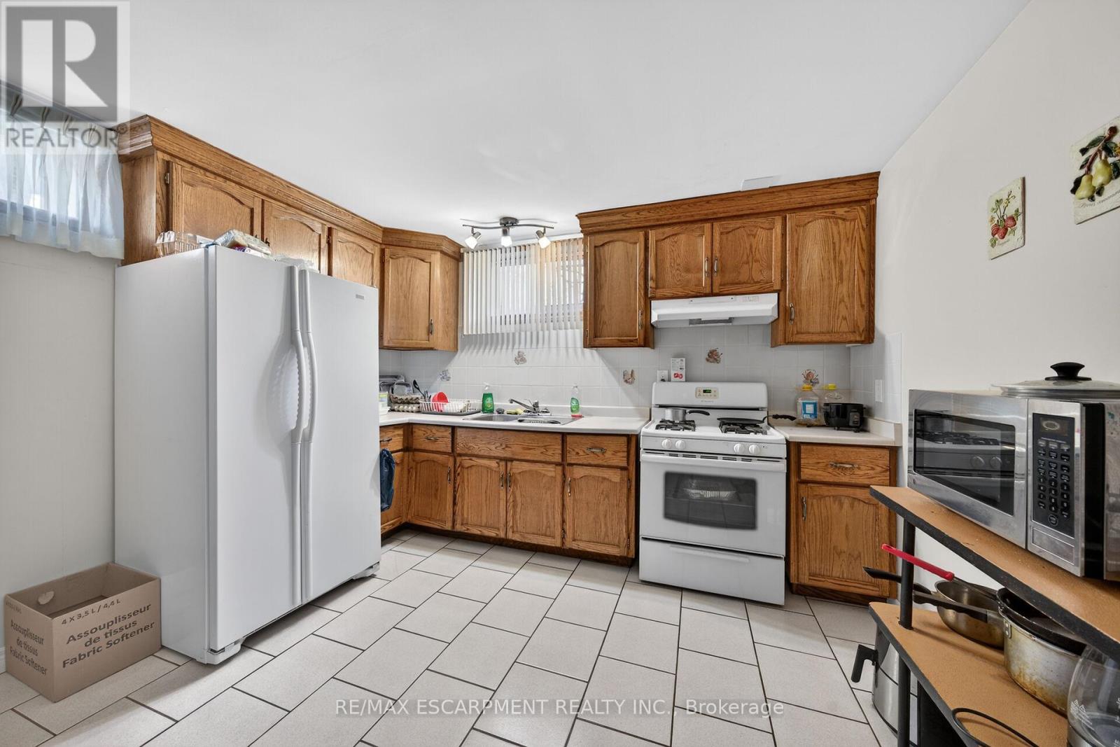 10 SKYE COURT - 35