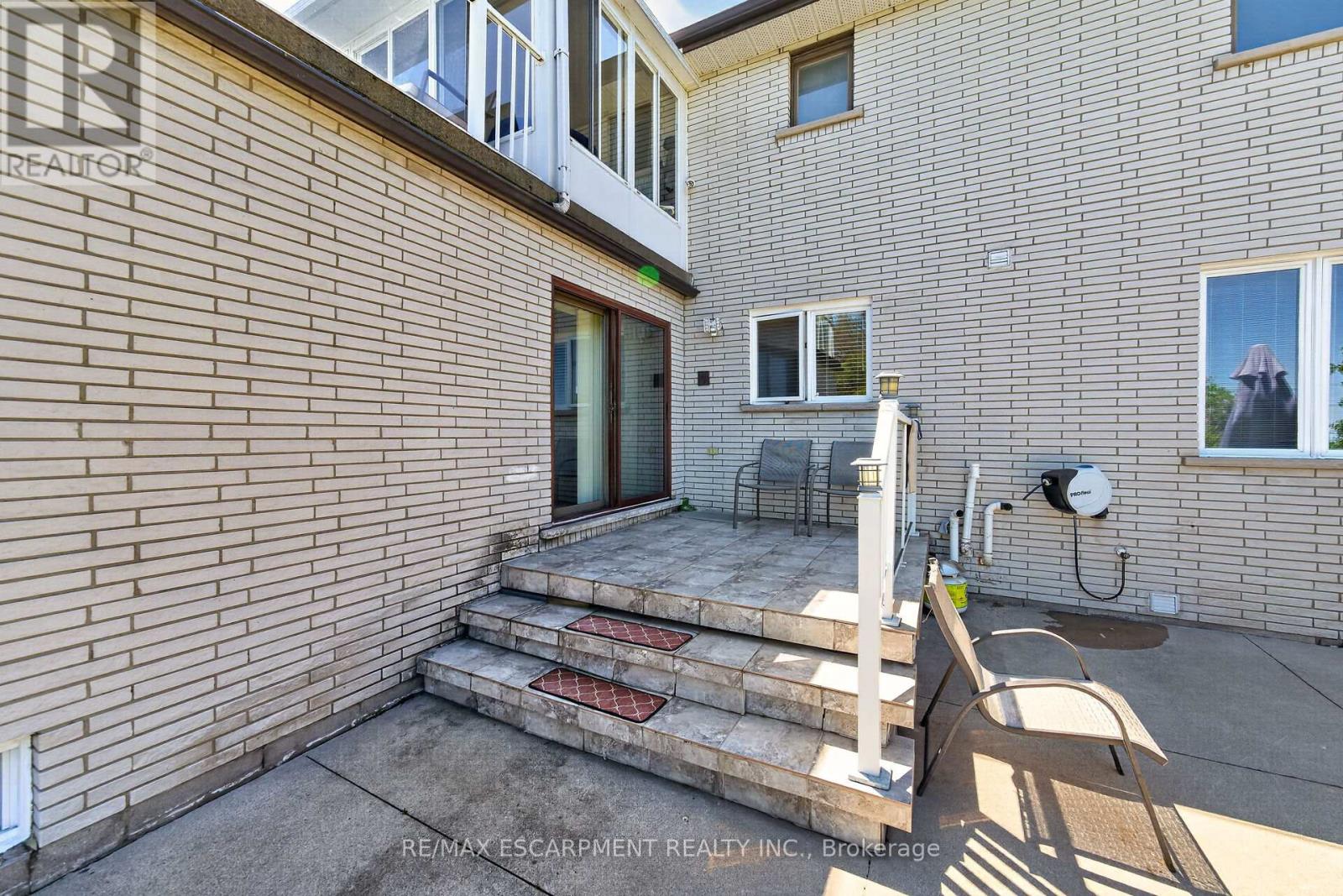 10 SKYE COURT - 48