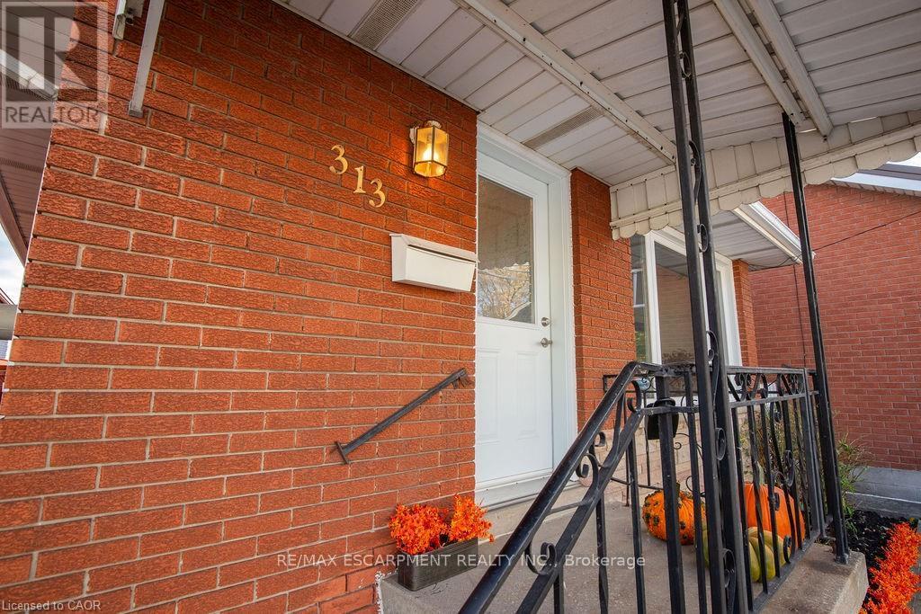 313 BARTON STREET W - 3