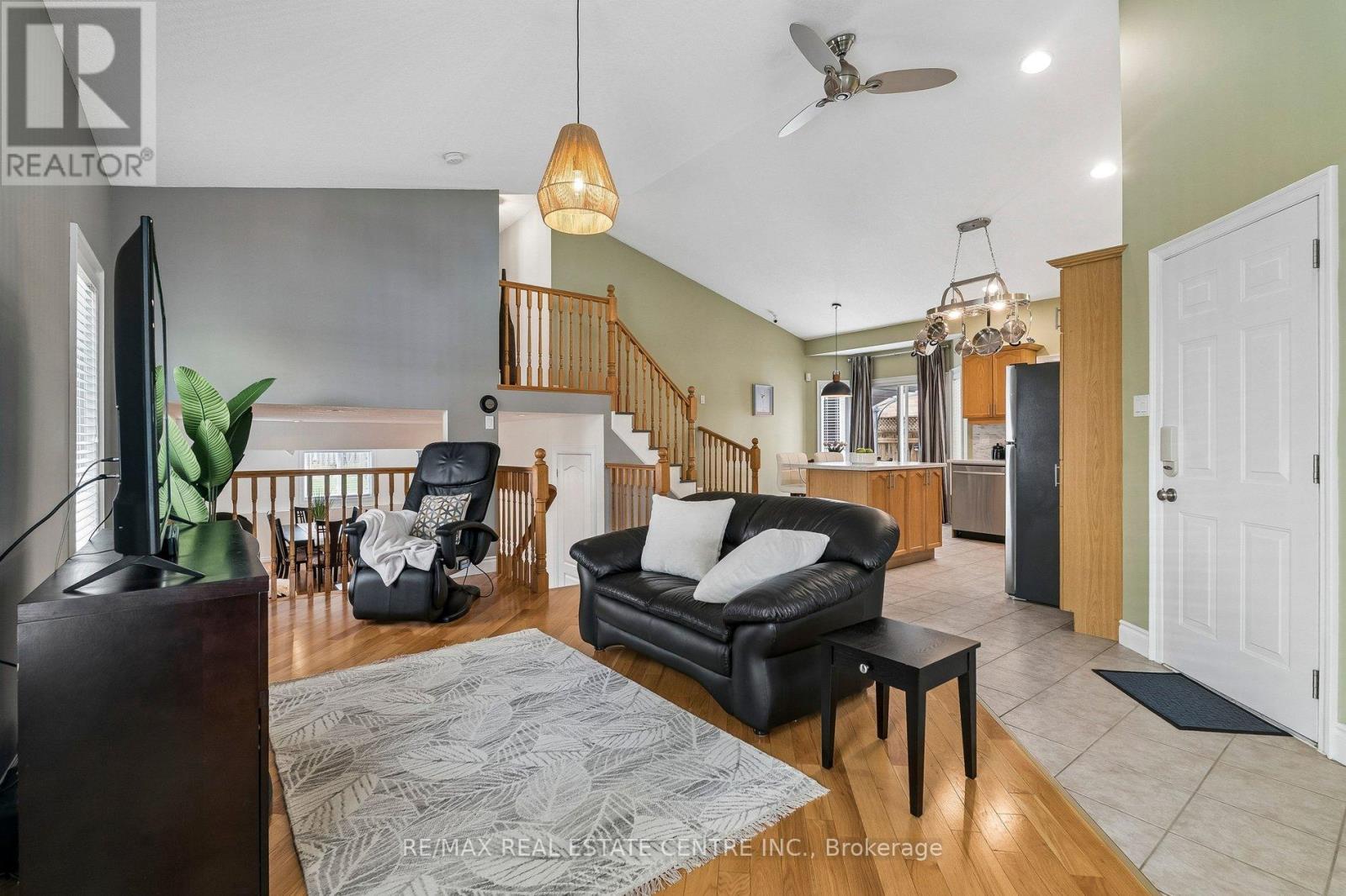 704 RUSSEL COURT - 8