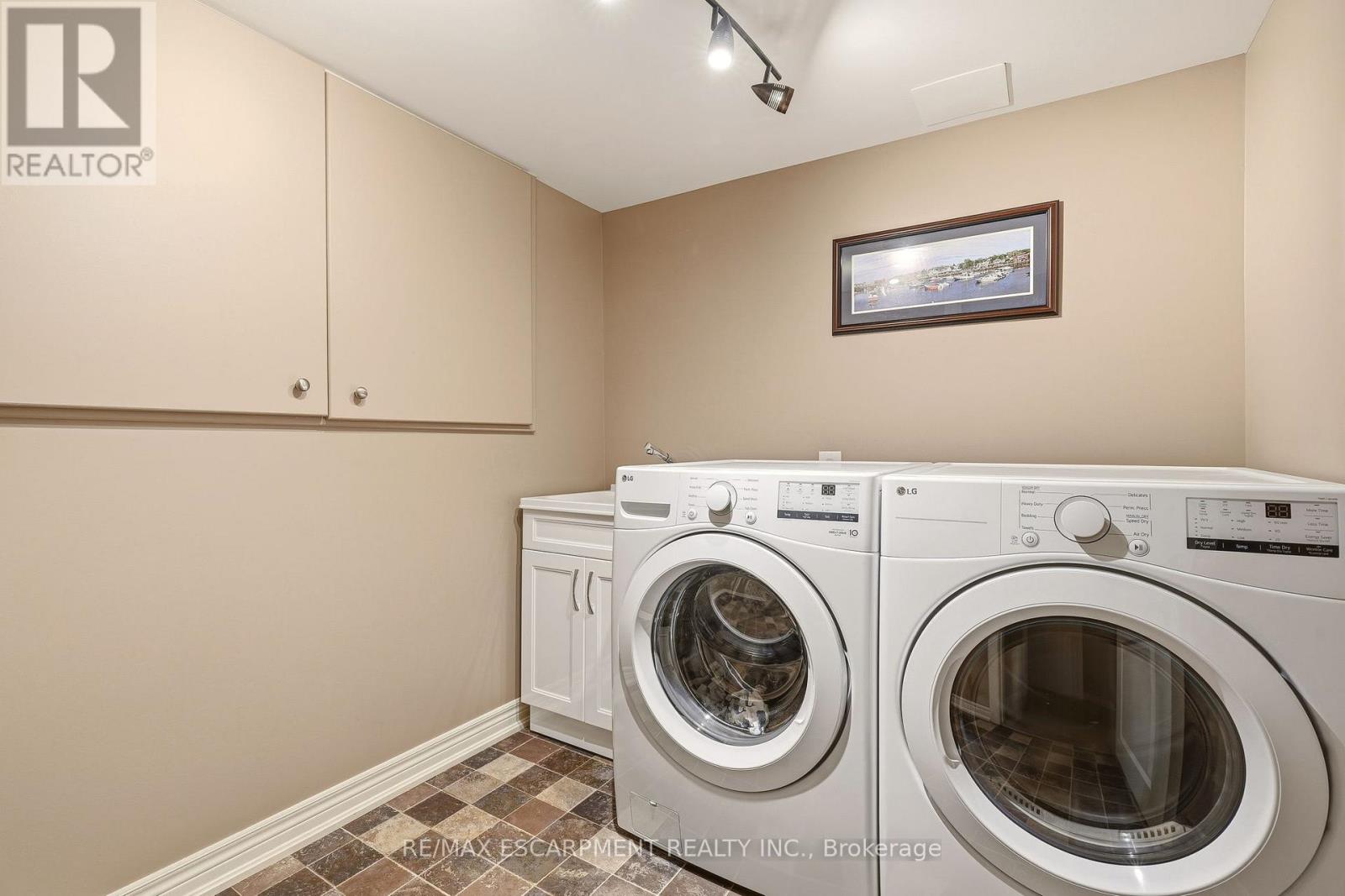72 MCGRATH COURT - 42
