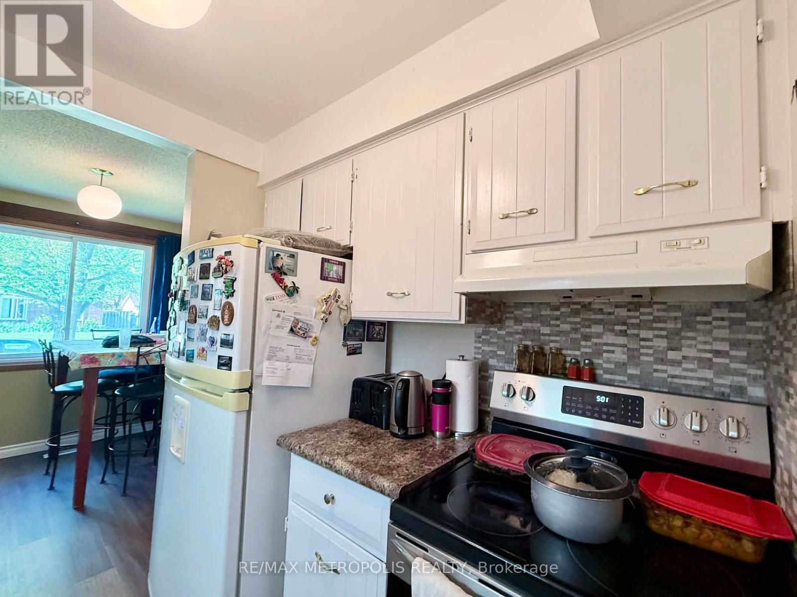 38 DOUGHERTY CRESCENT - 13