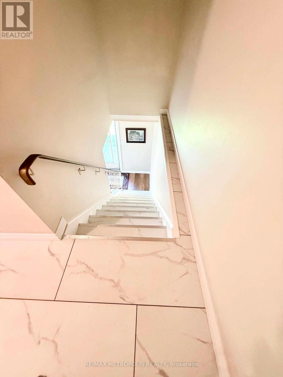 38 DOUGHERTY CRESCENT - 23