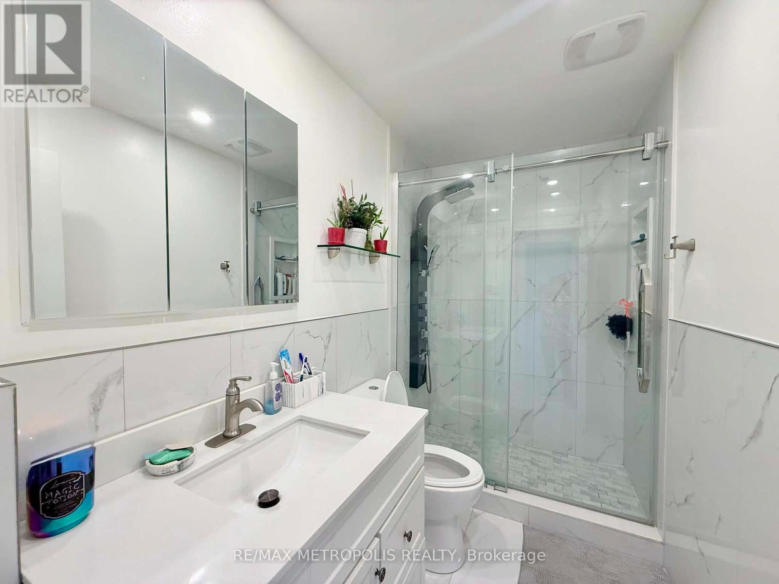 38 DOUGHERTY CRESCENT - 26