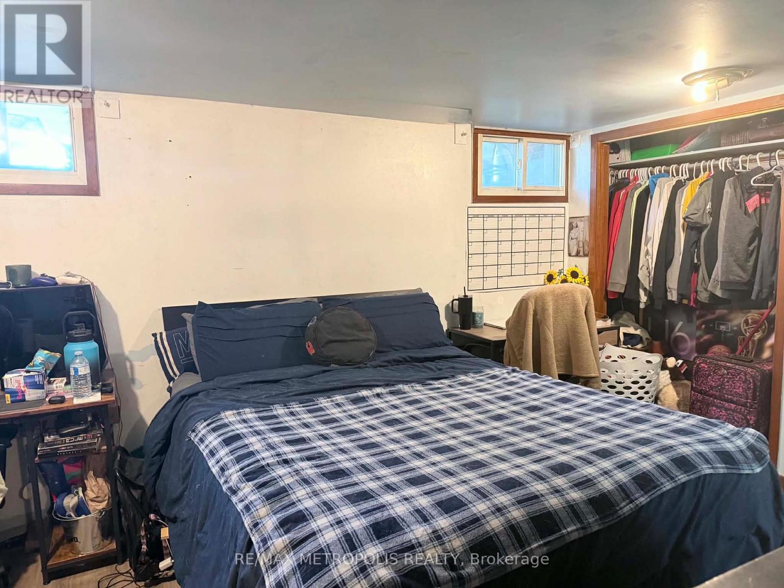 38 DOUGHERTY CRESCENT - 28