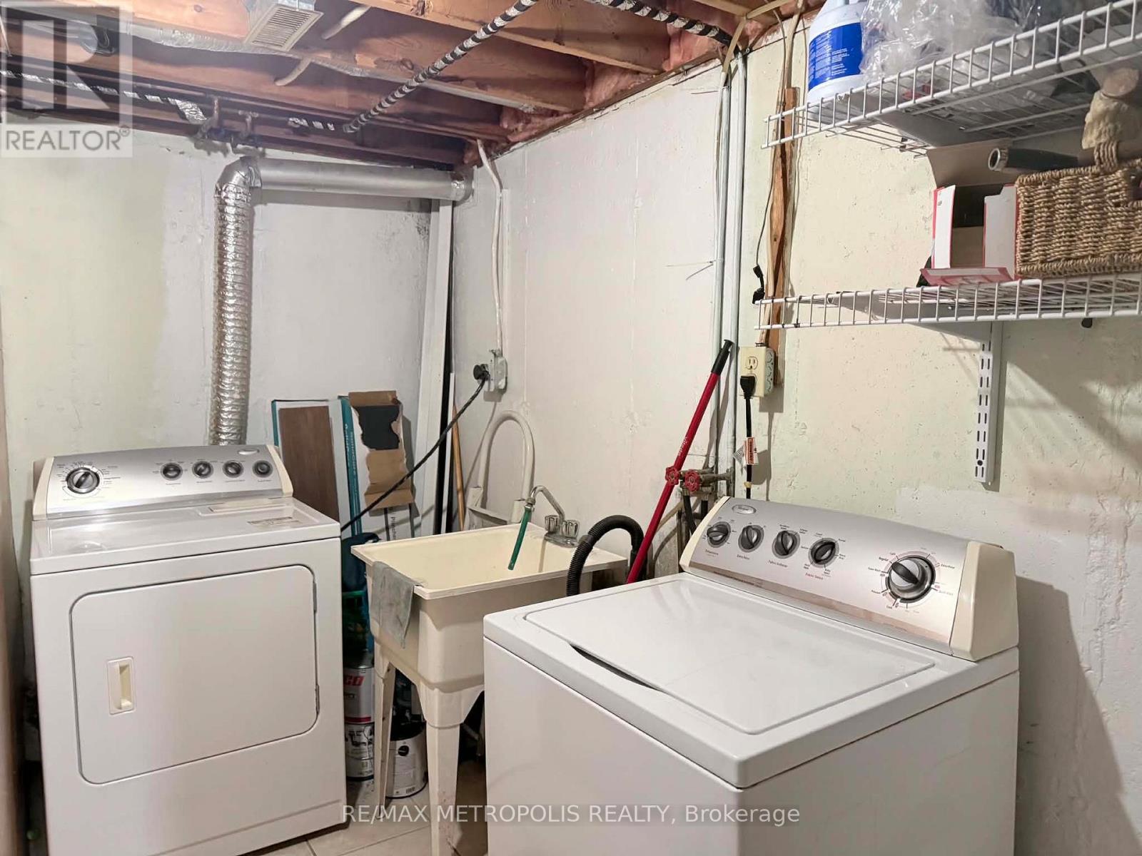 38 DOUGHERTY CRESCENT - 30