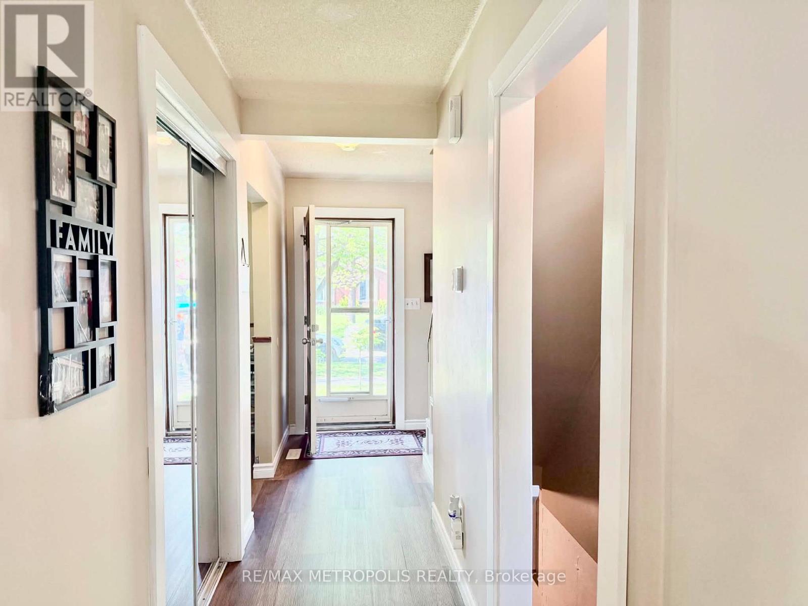 38 DOUGHERTY CRESCENT - 4