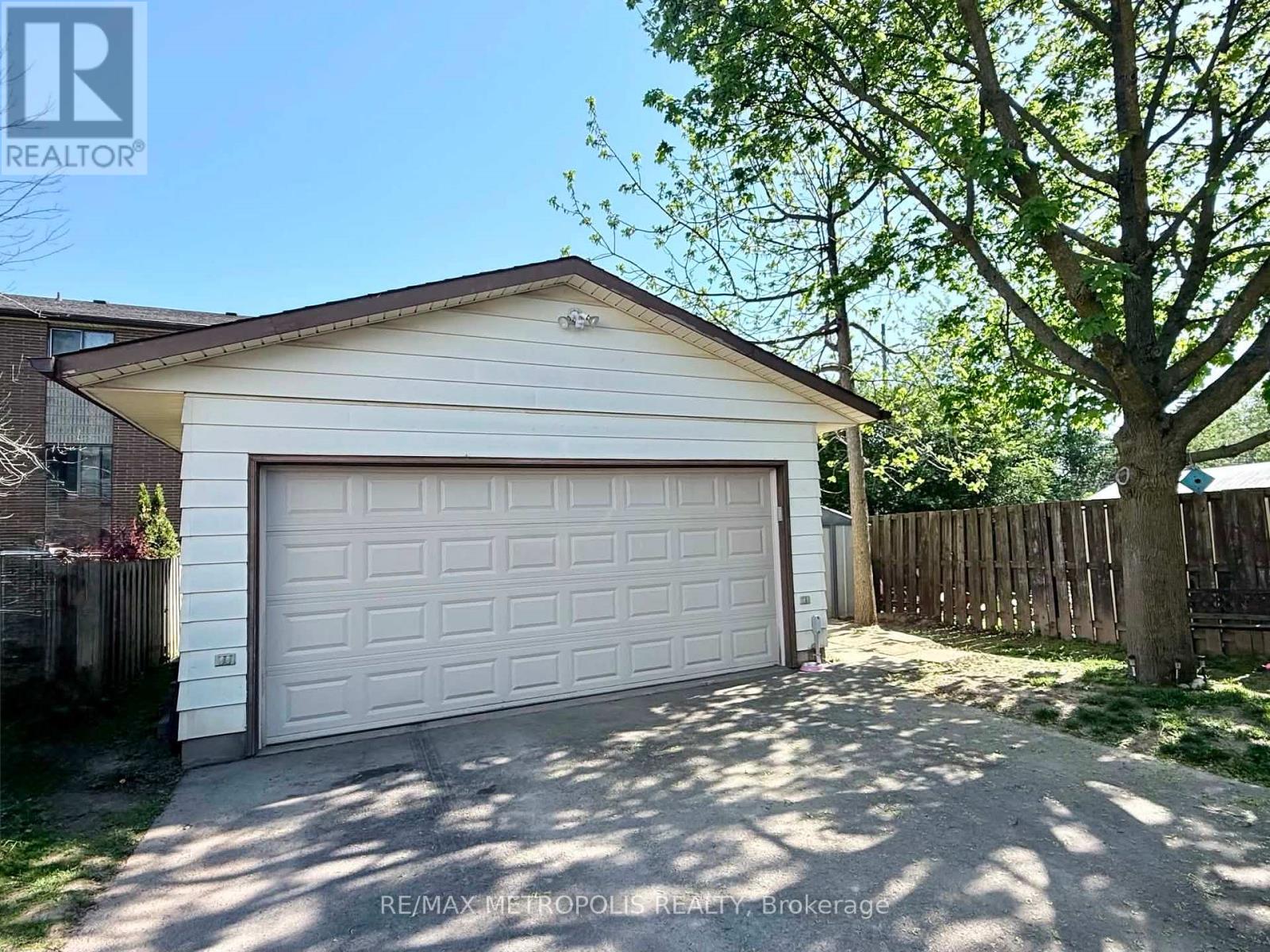 38 DOUGHERTY CRESCENT - 6