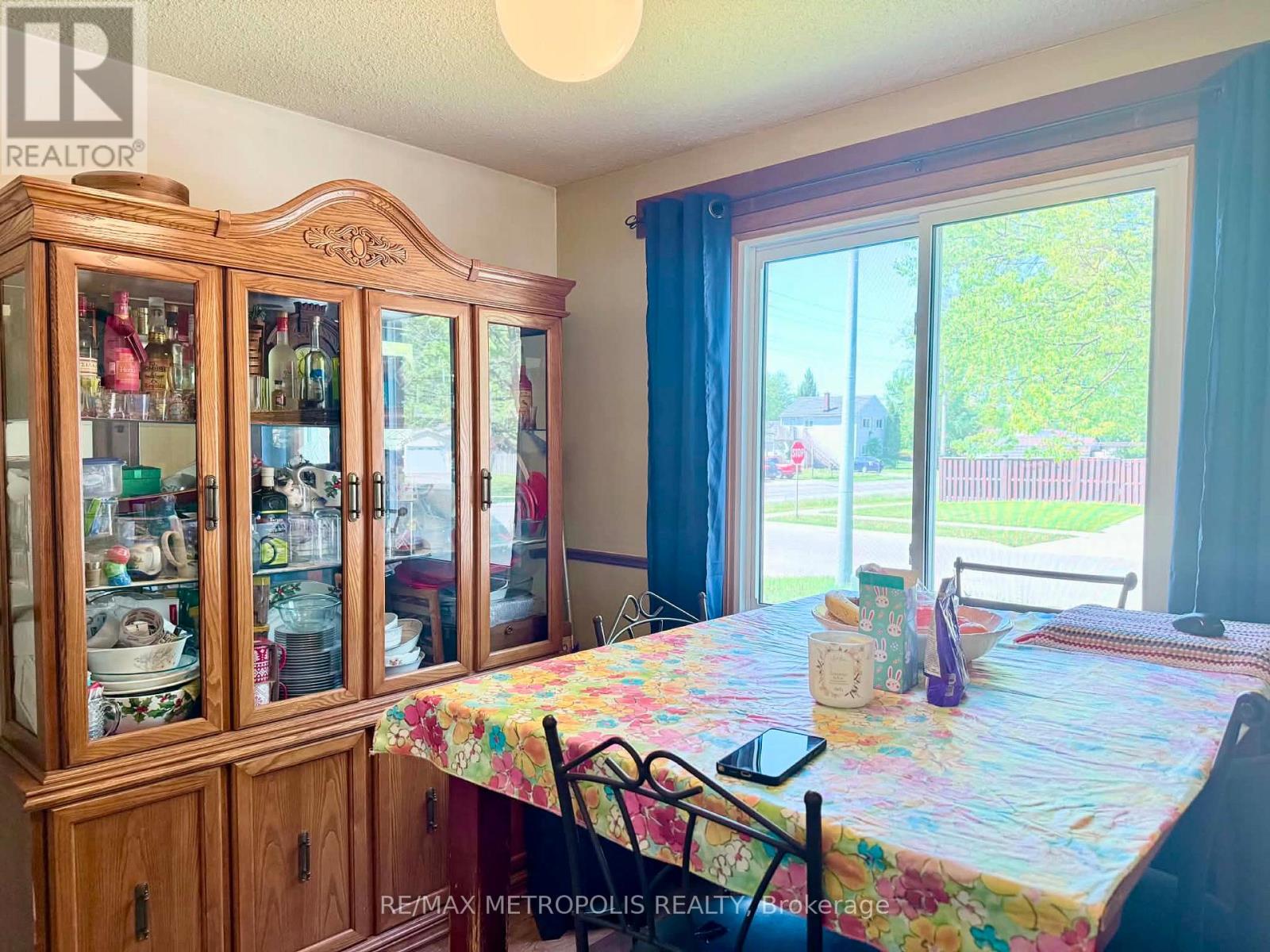 38 DOUGHERTY CRESCENT - 7