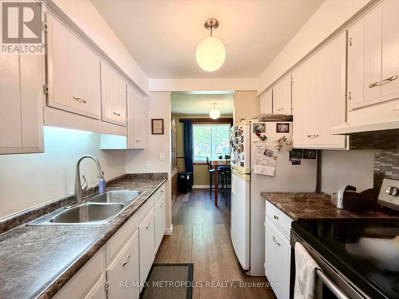 38 DOUGHERTY CRESCENT - 9