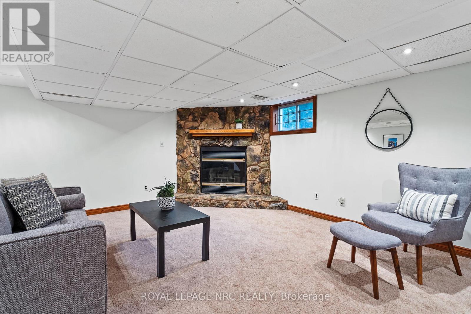 3 GARDINER PLACE - 18