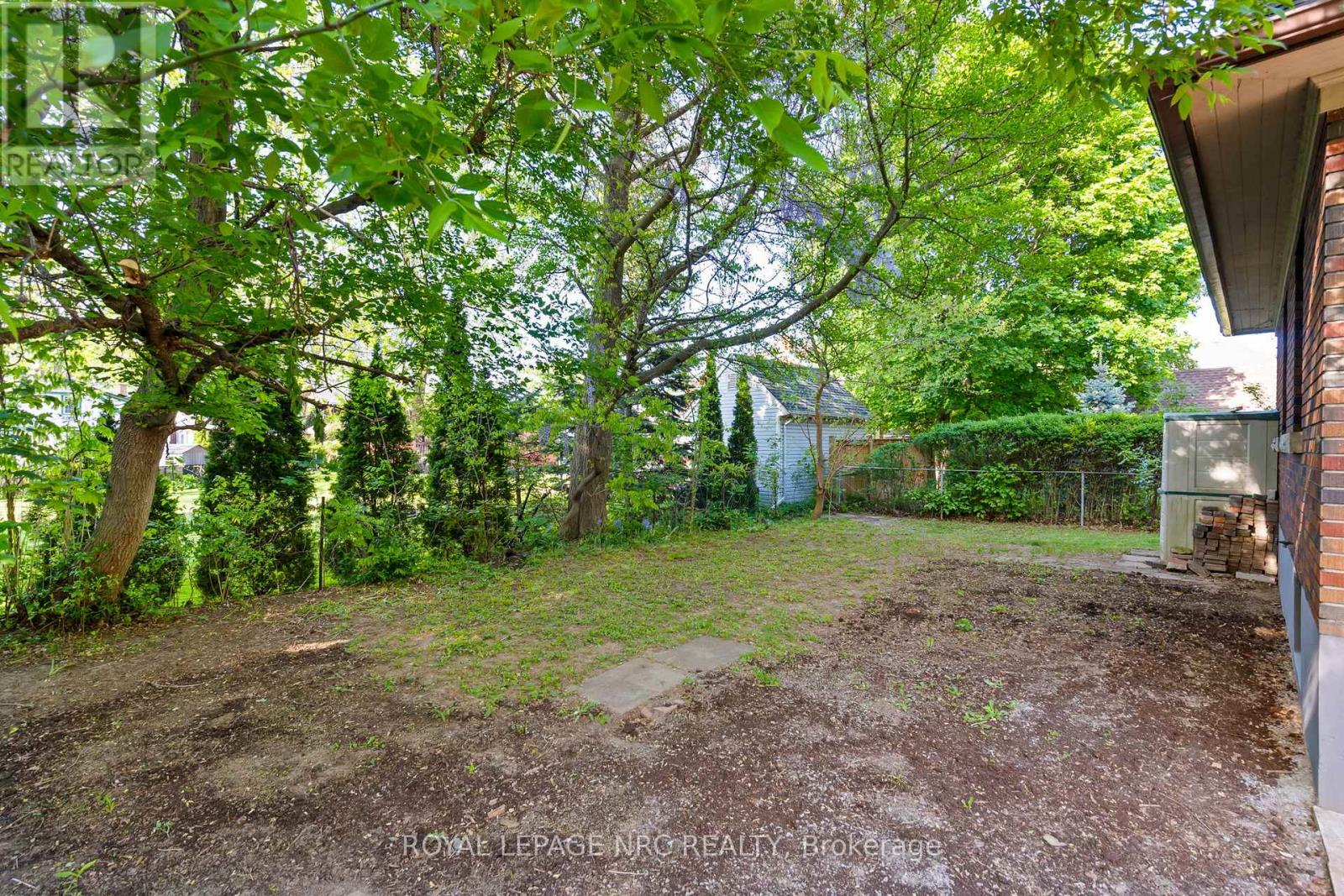 3 GARDINER PLACE - 27
