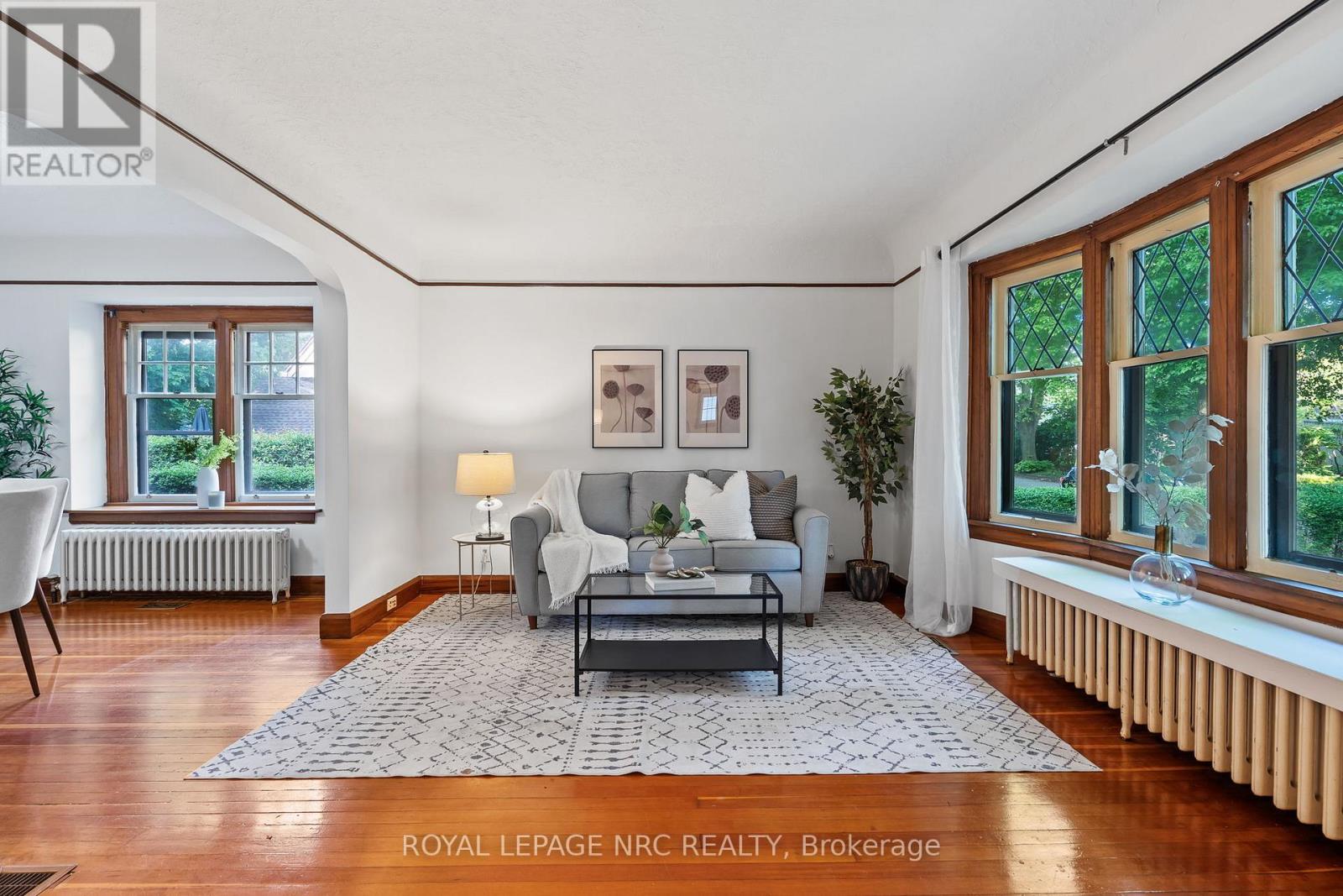 3 GARDINER PLACE - 5