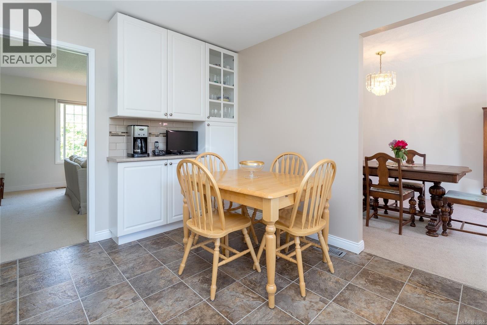 1594 Burnley Pl - 6