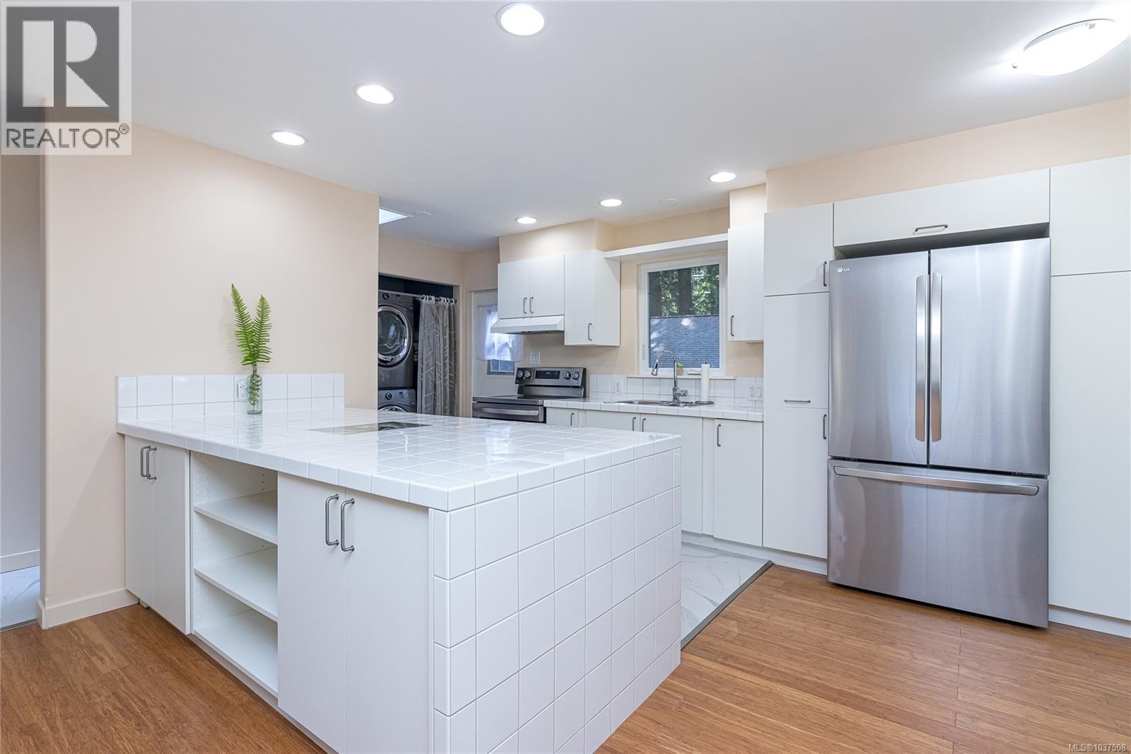 50 2500 Florence Lake Rd, Langford