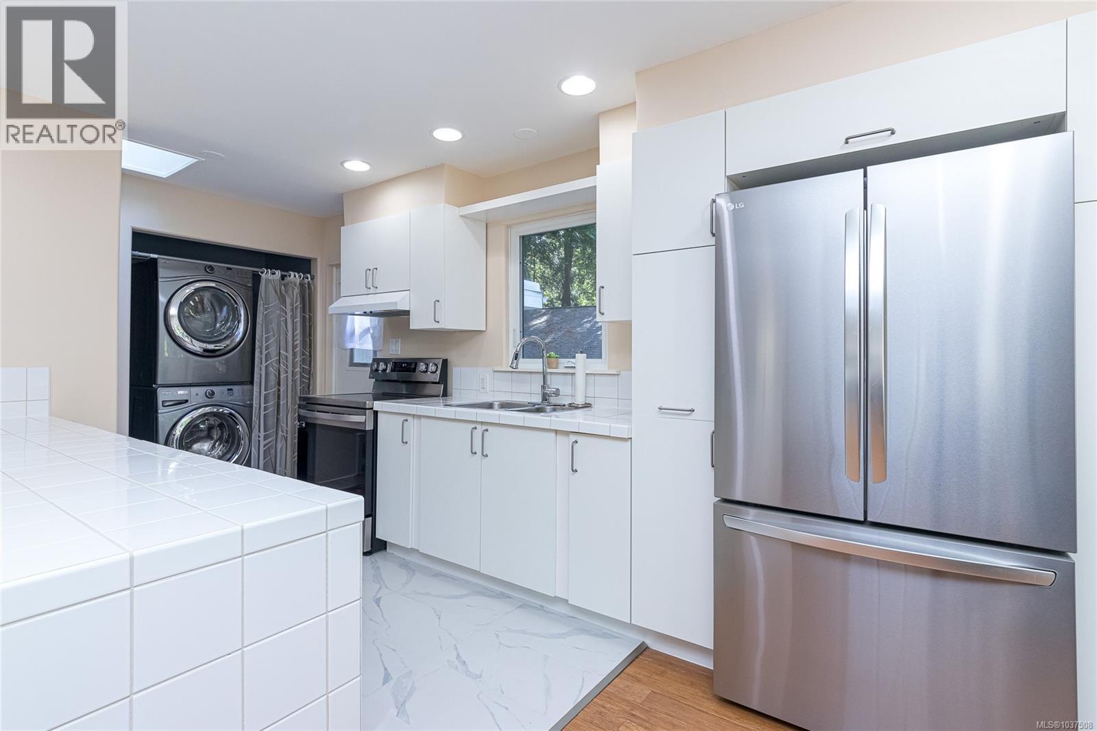 50 2500 Florence Lake Rd, Langford