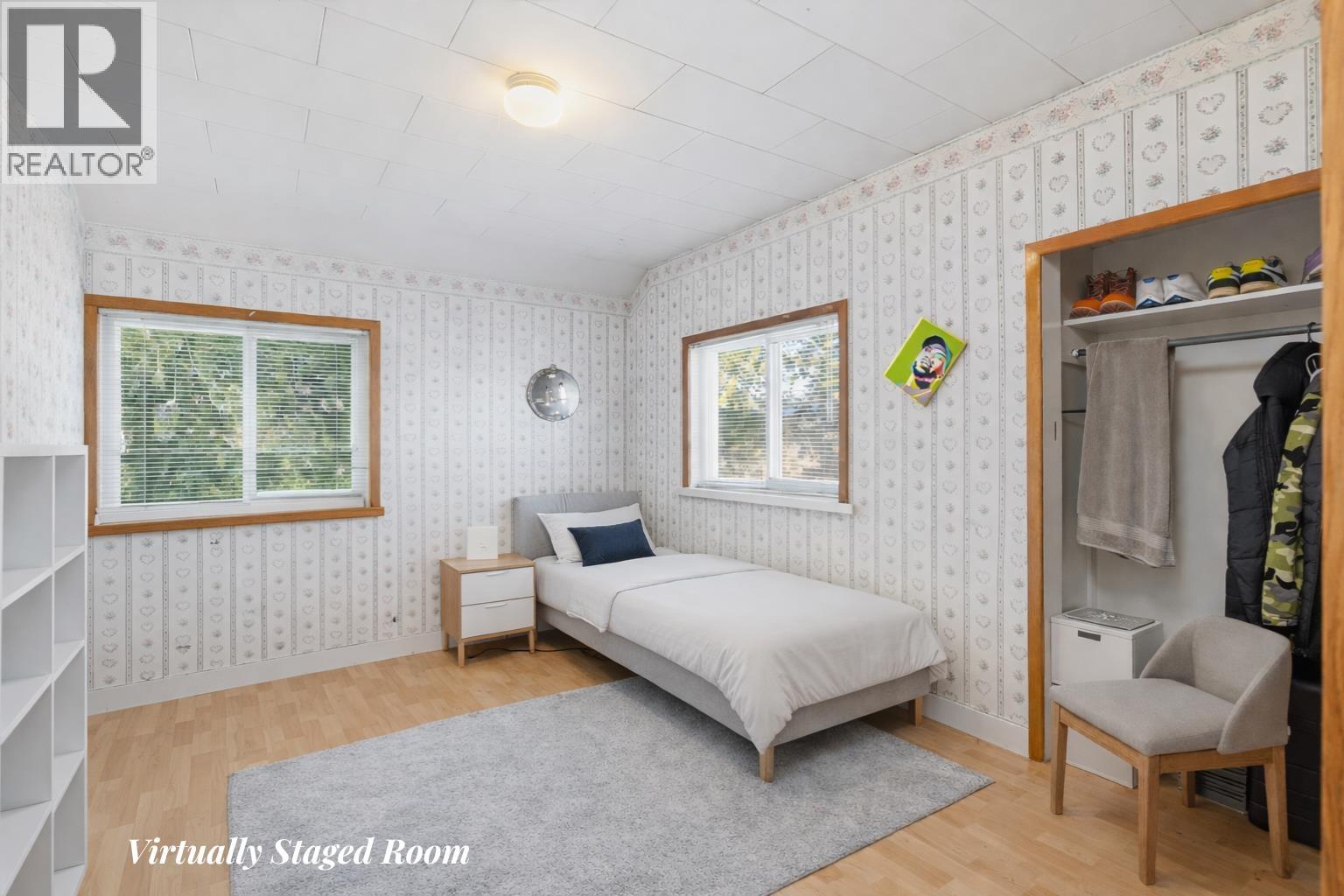 5689 PORPOISE BAY ROAD, Sechelt