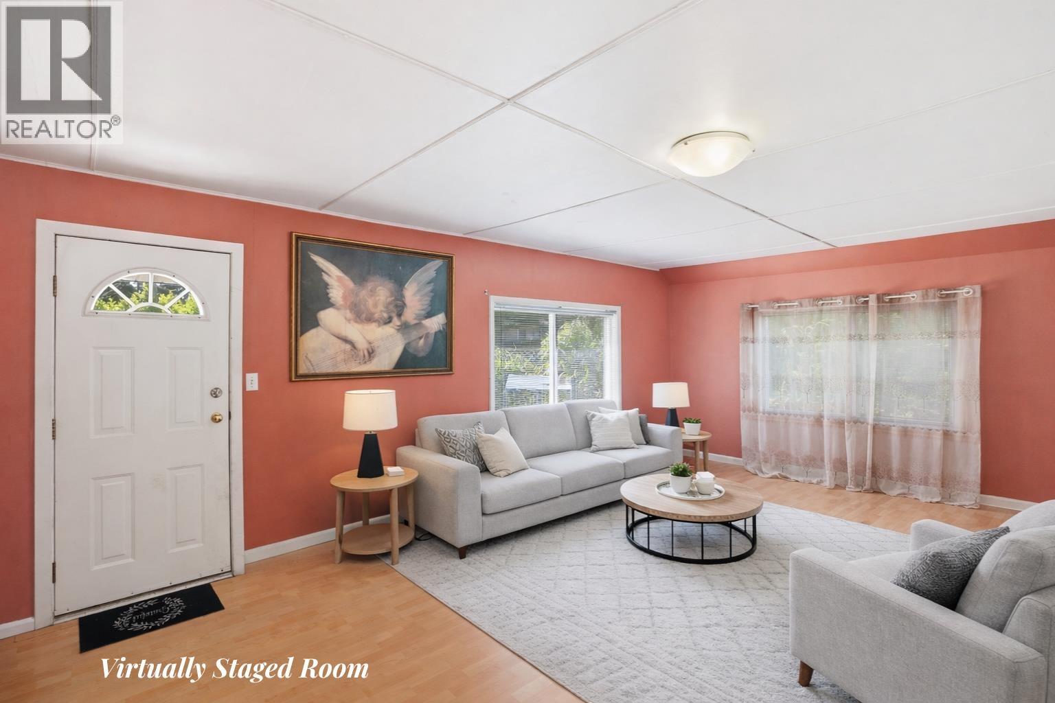 5689 PORPOISE BAY ROAD, Sechelt
