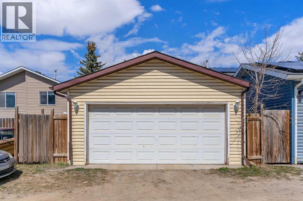 61 Martindale Boulevard NE - 26
