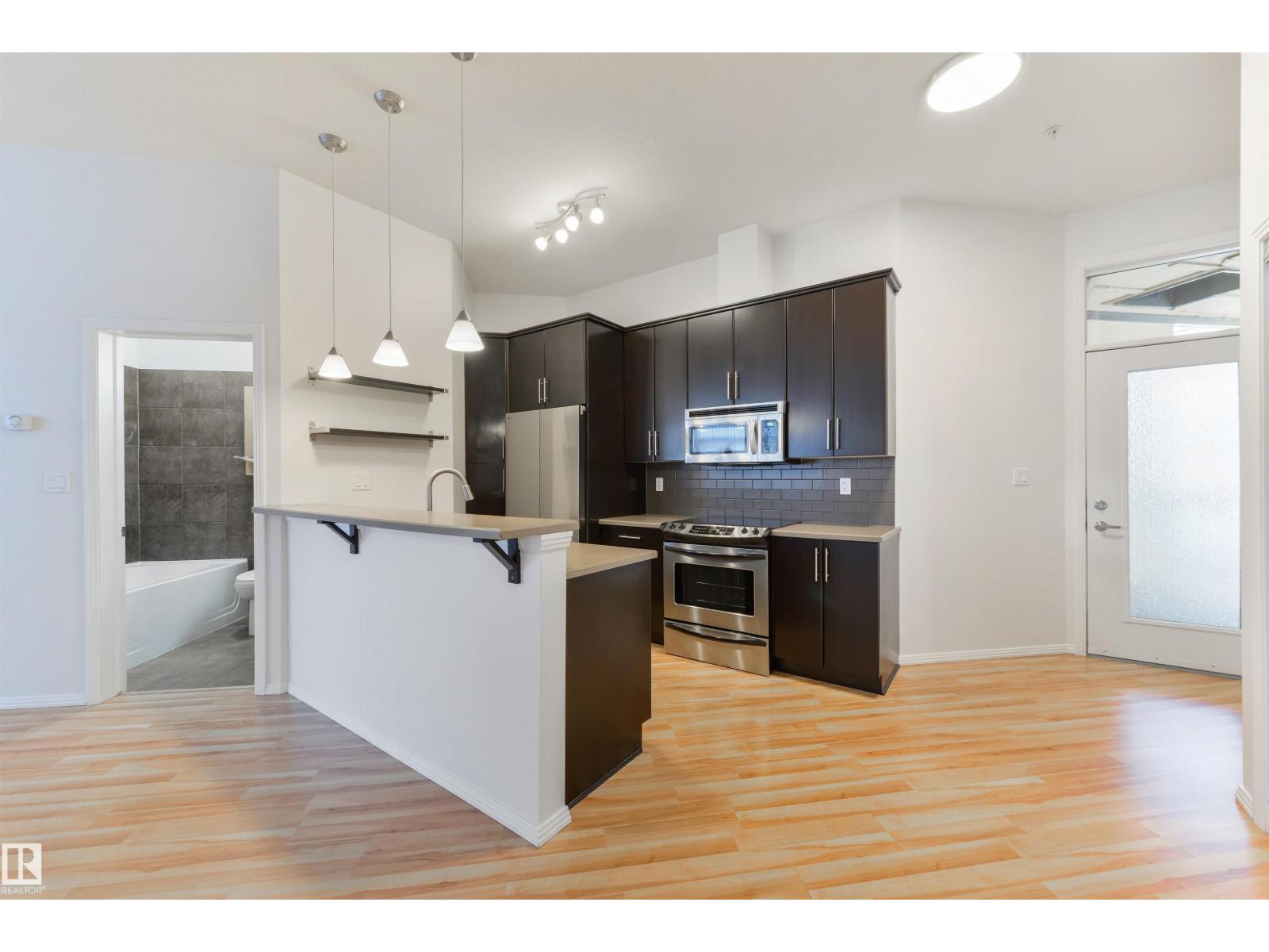 #405 10531 117 ST NW - 5