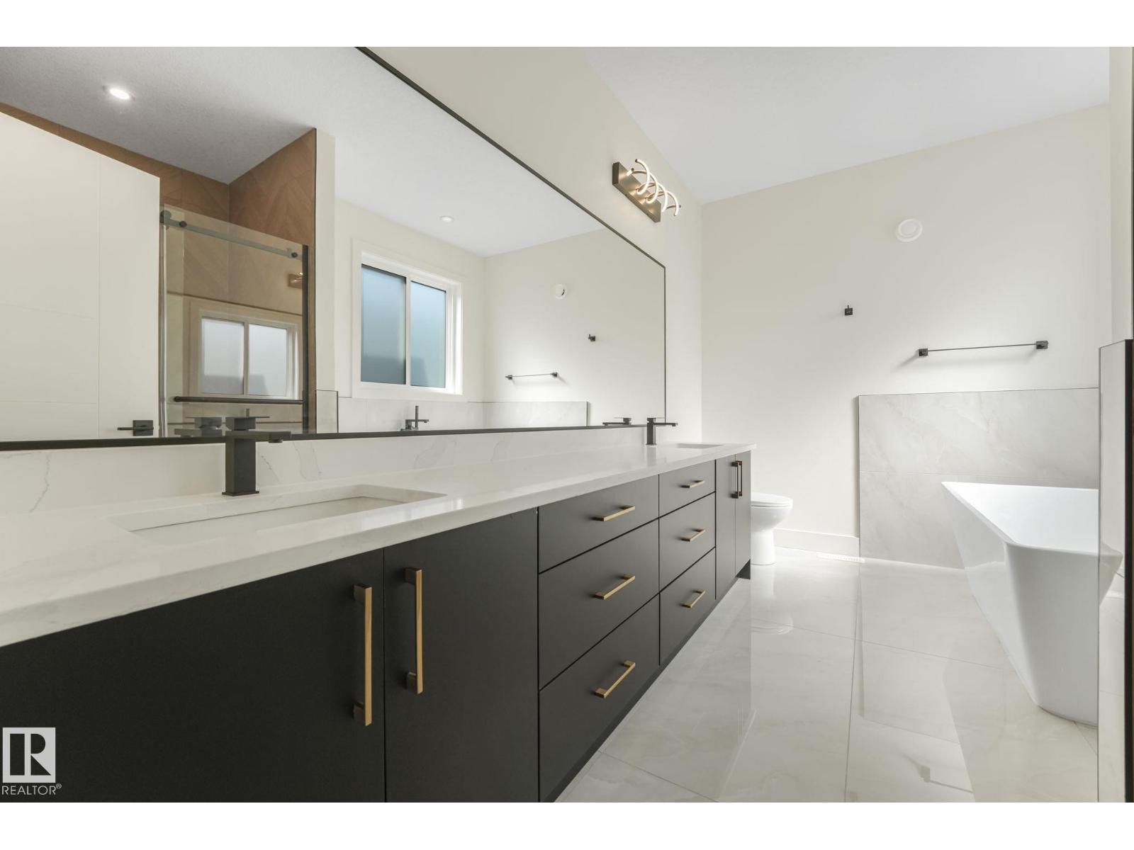 10965 129 ST NW - 38