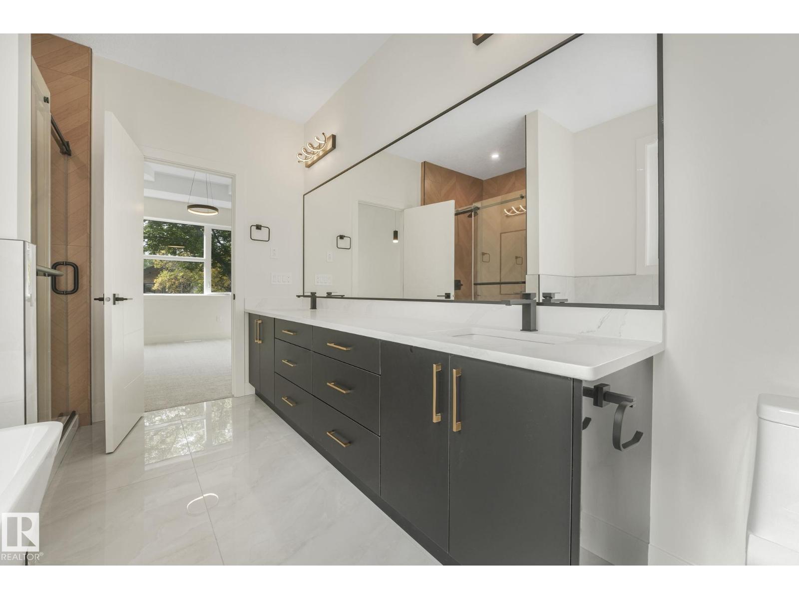 10965 129 ST NW - 41
