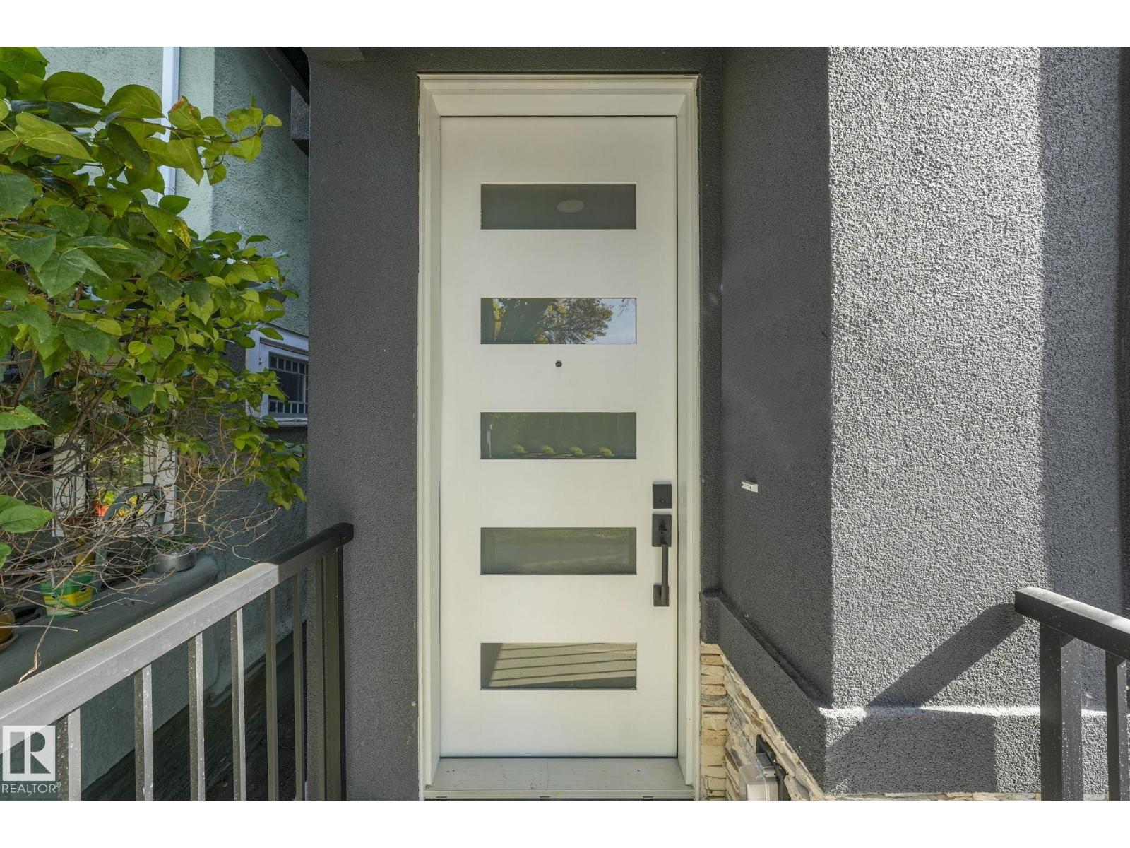 10965 129 ST NW - 5
