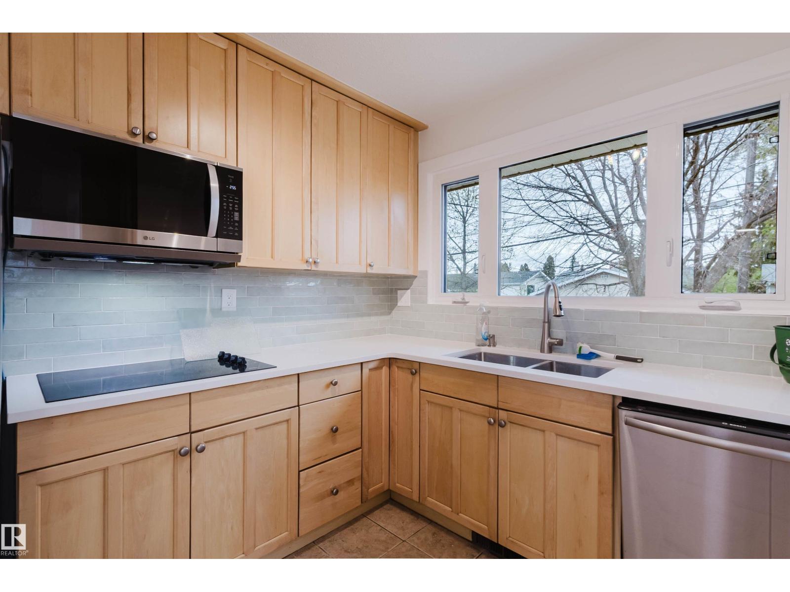 8311 160 ST NW - 14
