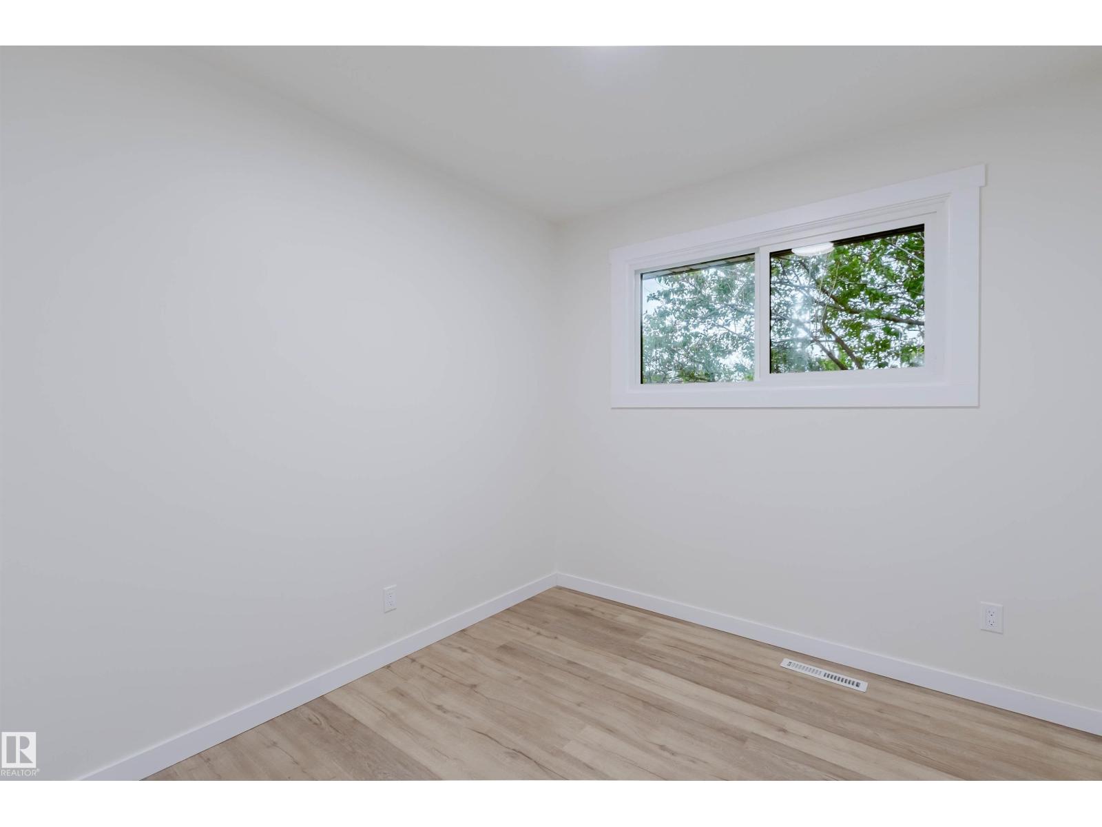 8311 160 ST NW - 18