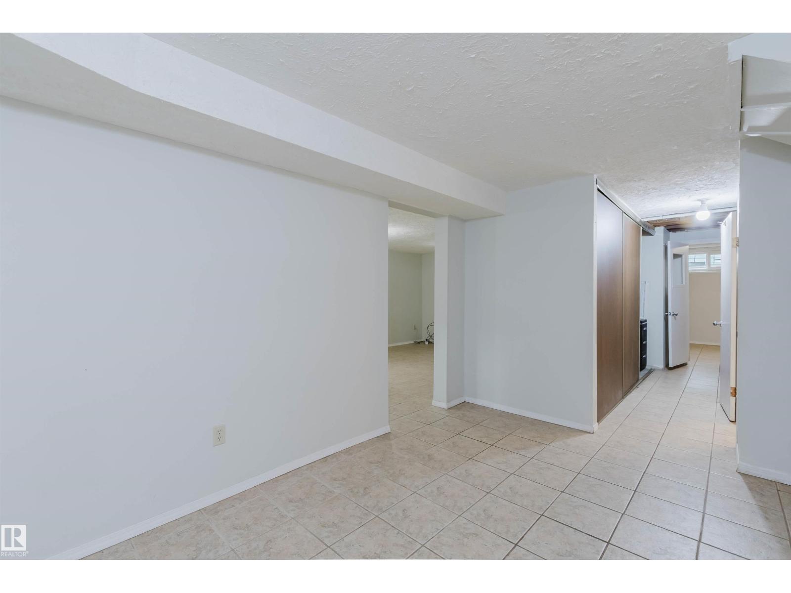 8311 160 ST NW - 25