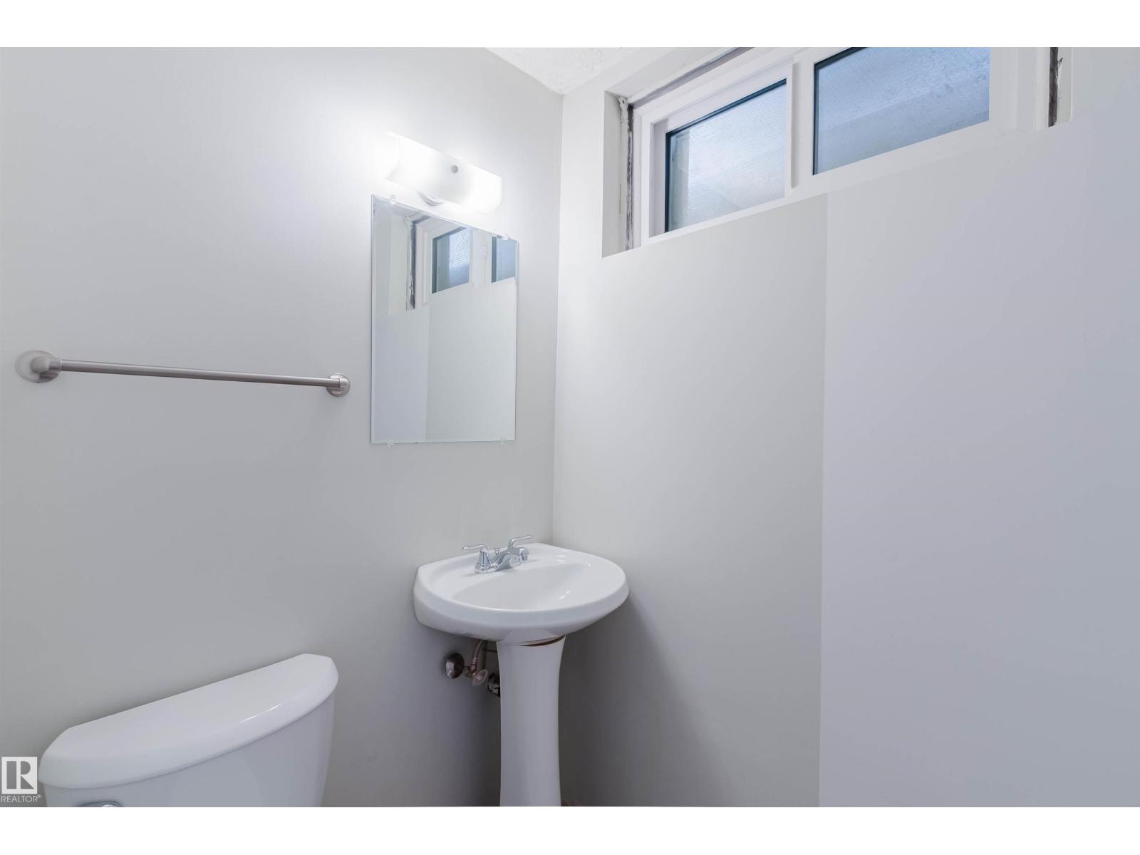 8311 160 ST NW - 27
