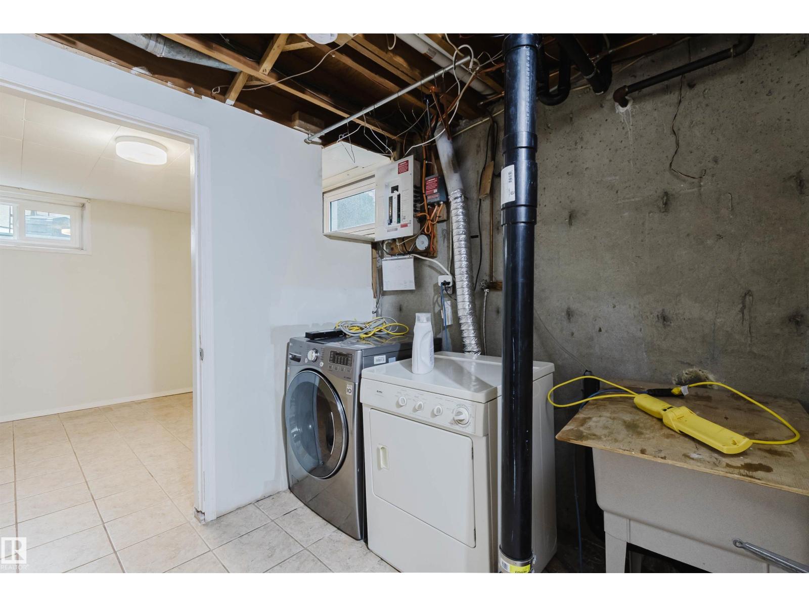 8311 160 ST NW - 28