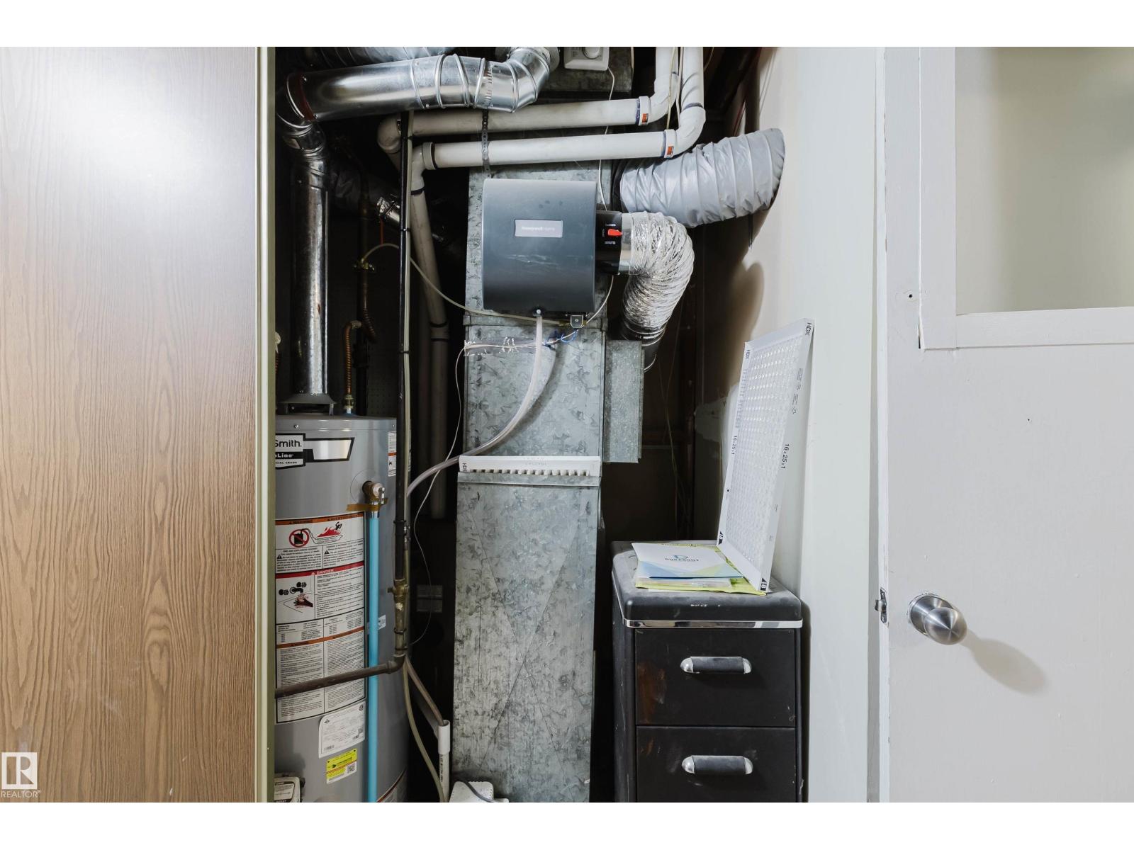 8311 160 ST NW - 29