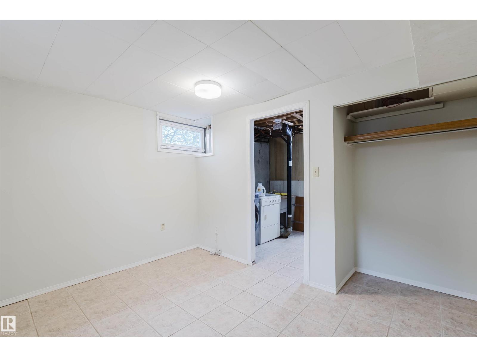 8311 160 ST NW - 31