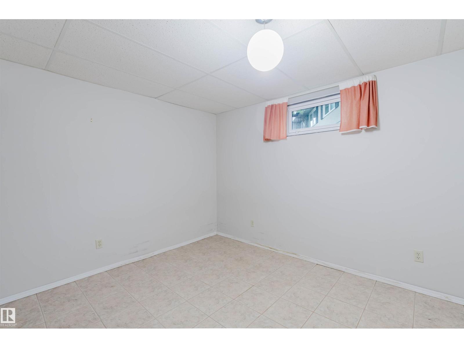 8311 160 ST NW - 36