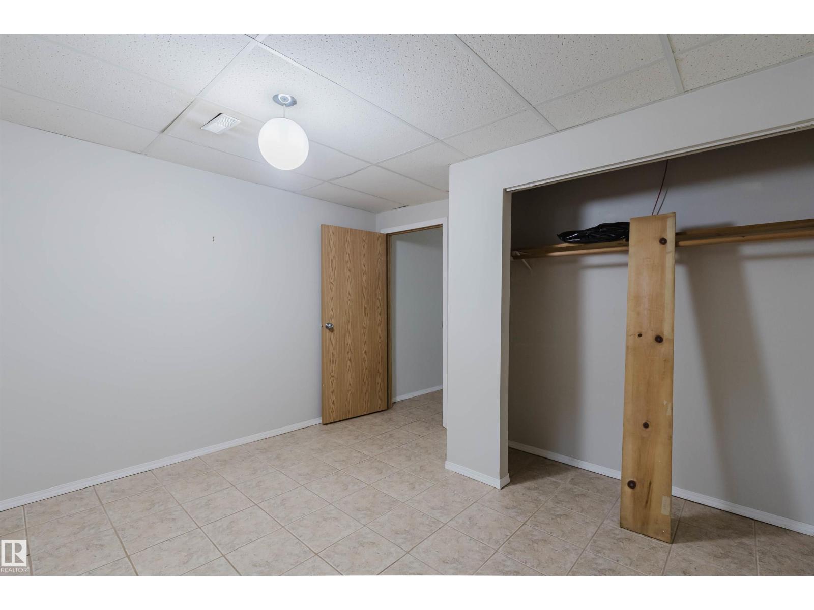 8311 160 ST NW - 37