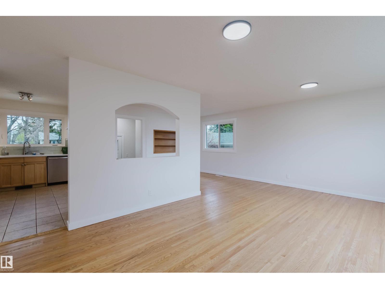 8311 160 ST NW - 5