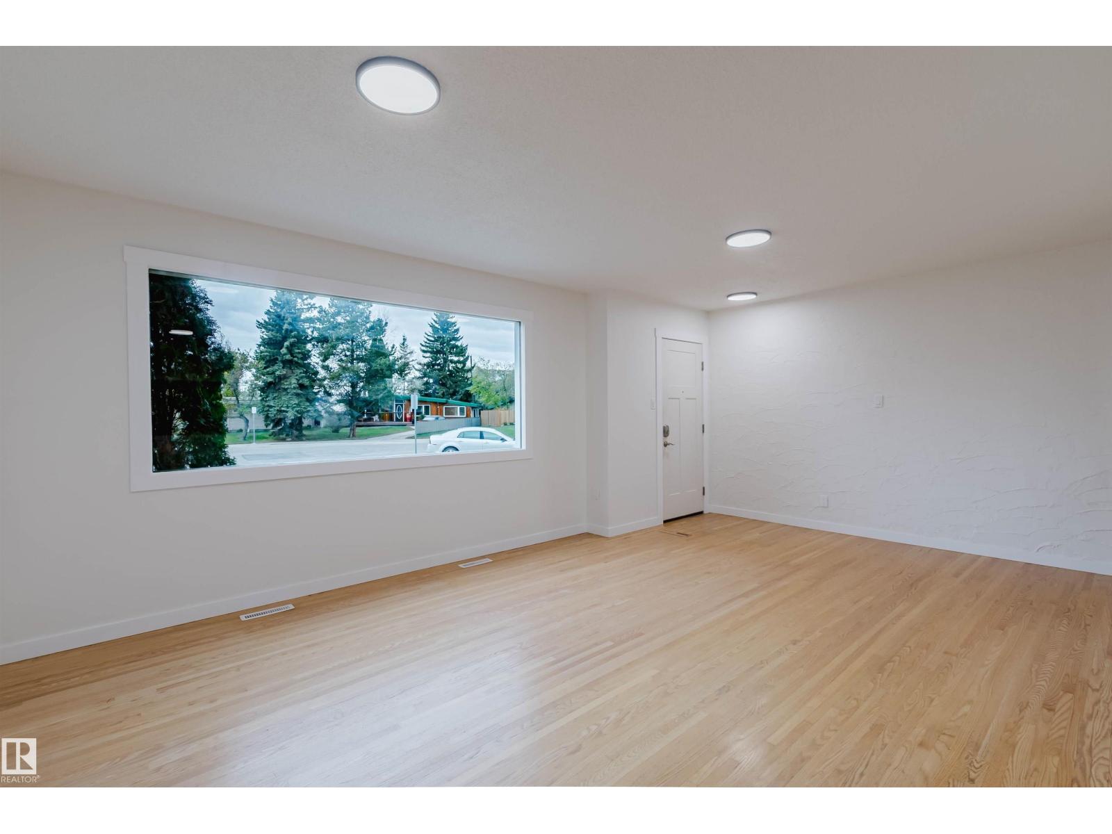 8311 160 ST NW - 7