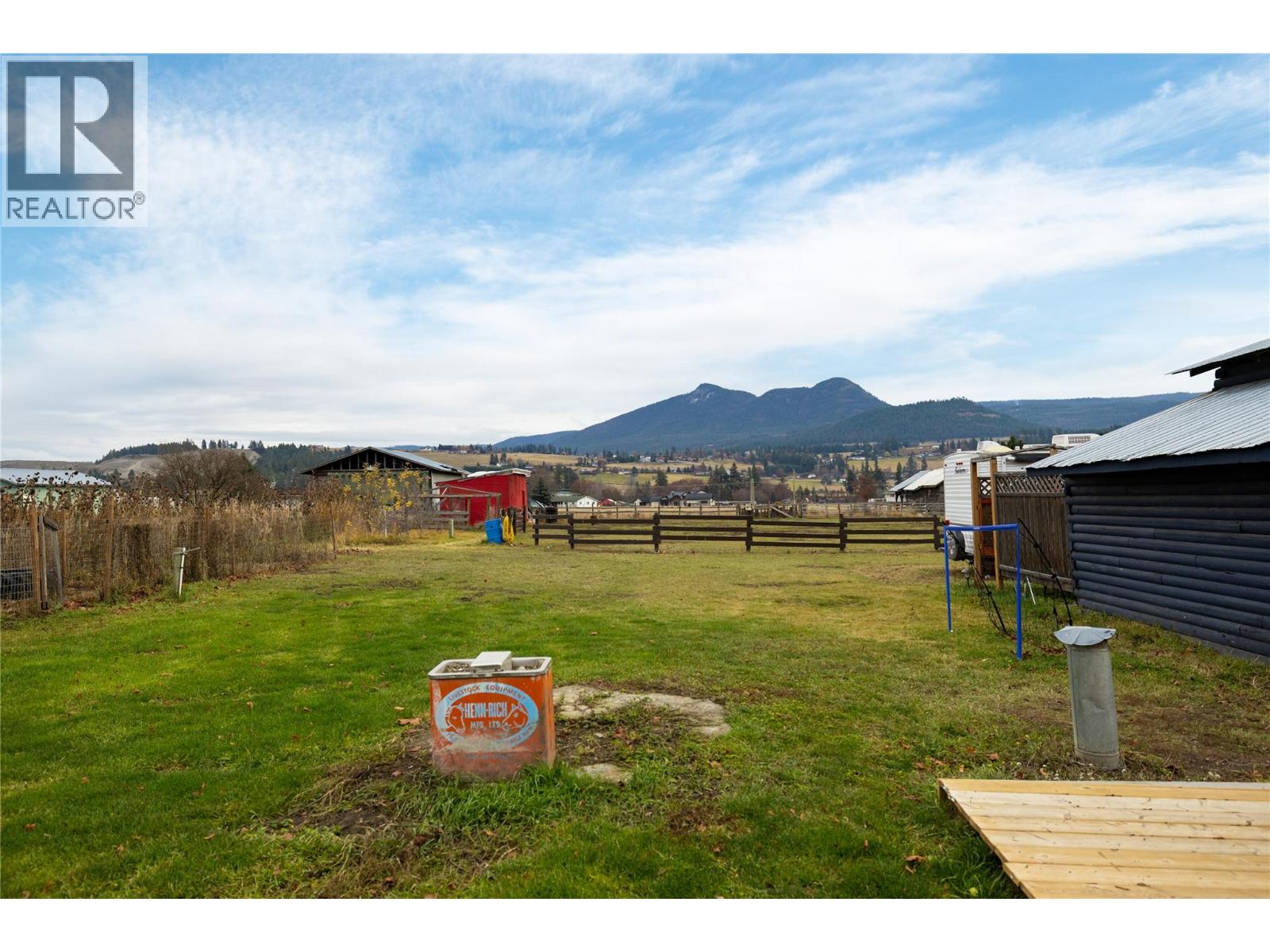 5712 6 Highway, Vernon