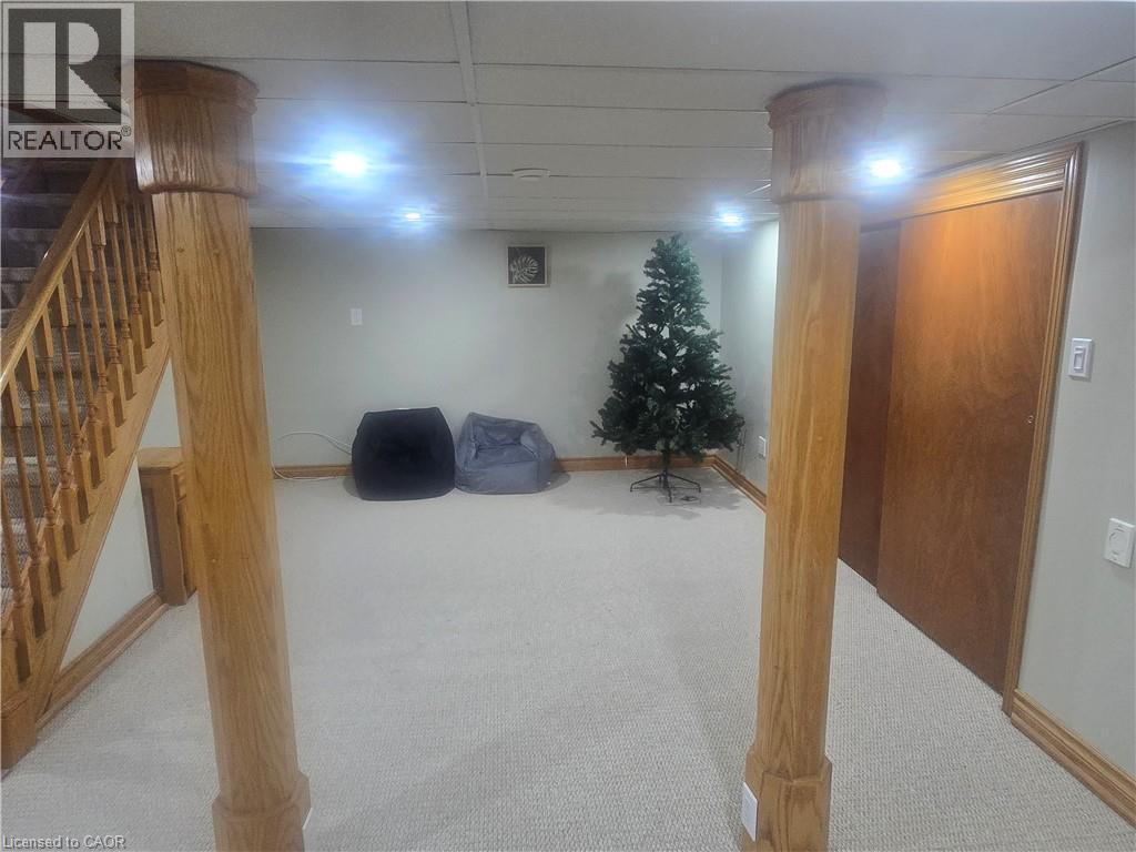 6902 DELL Avenue - 16