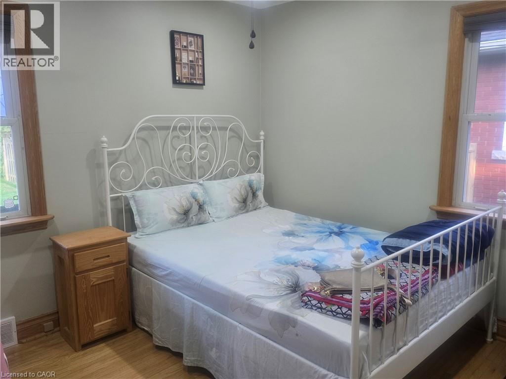 6902 DELL Avenue - 8