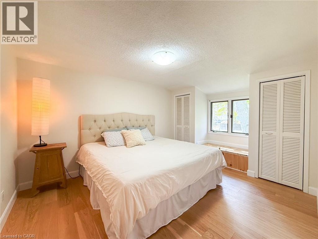 192 QUEEN Street E - 16