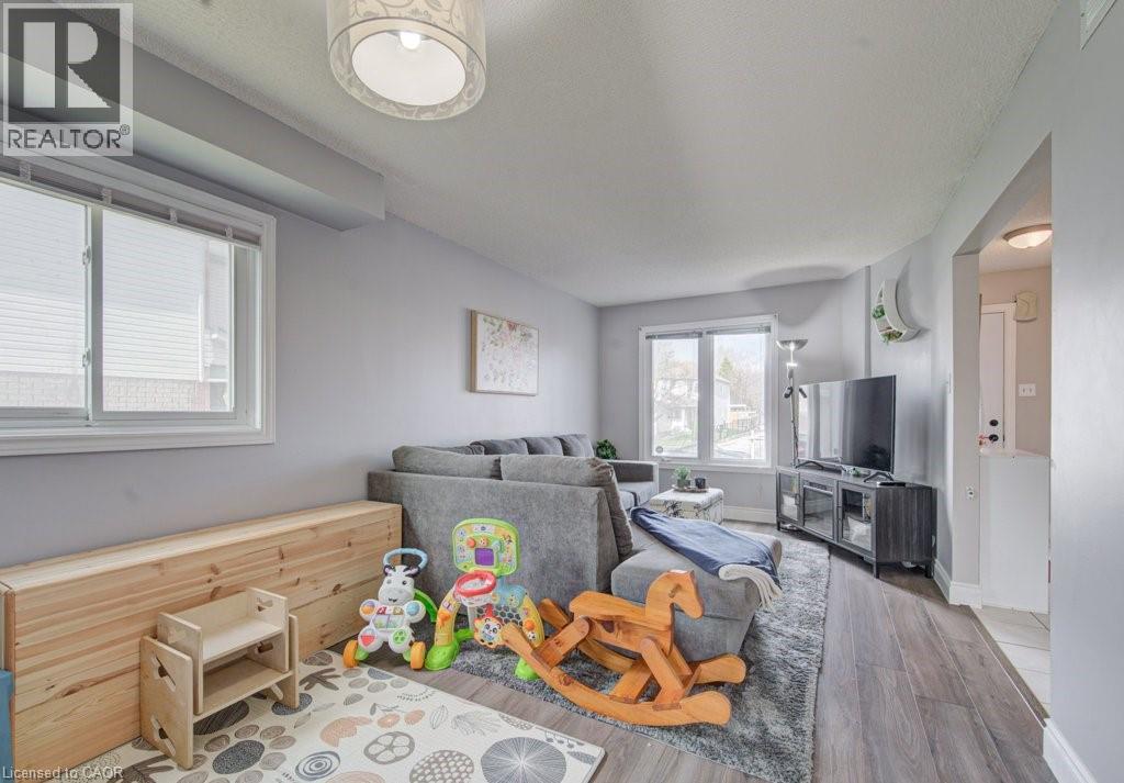 334 CHRISTOPHER Drive - 9