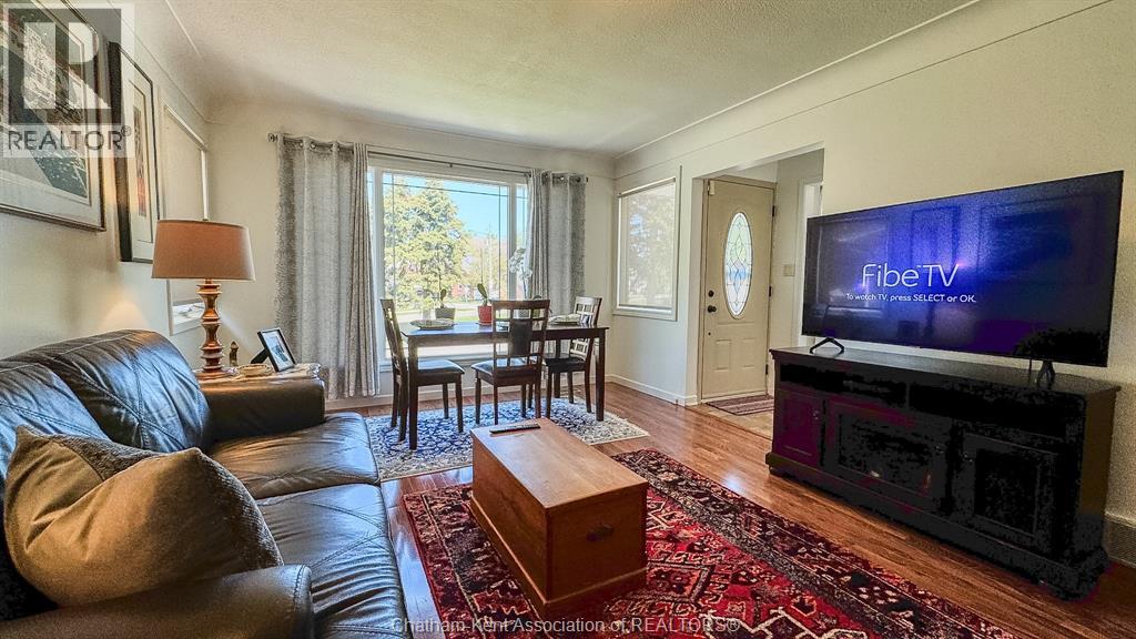 94 Stanley AVENUE - 5