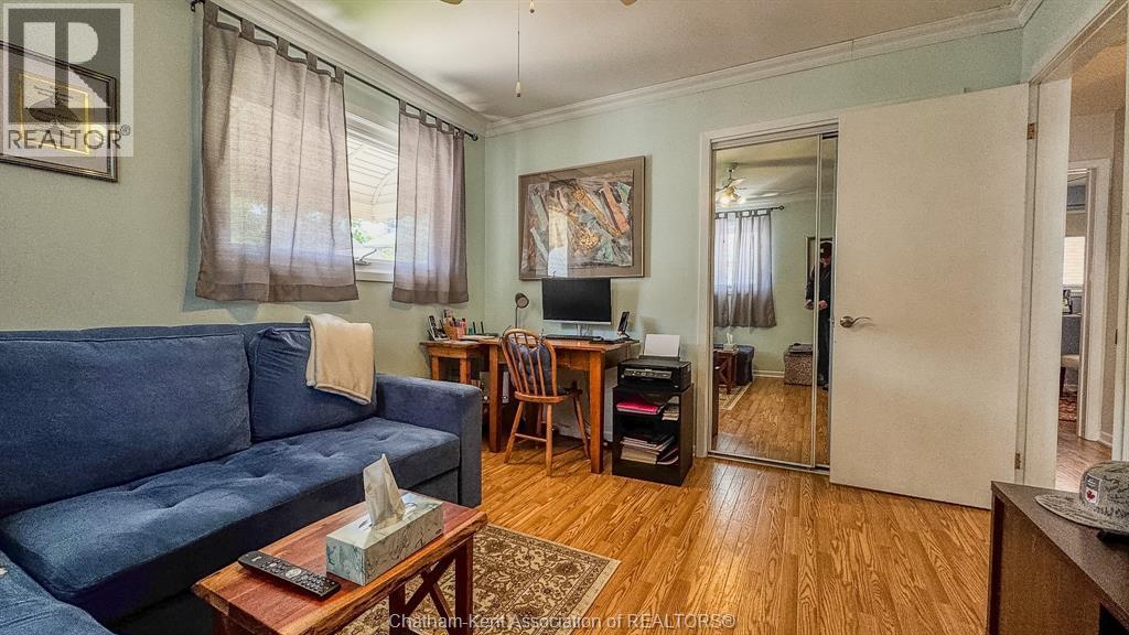 94 Stanley AVENUE - 13