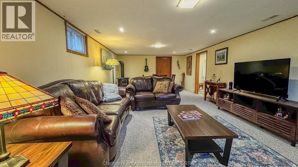 94 Stanley AVENUE - 21